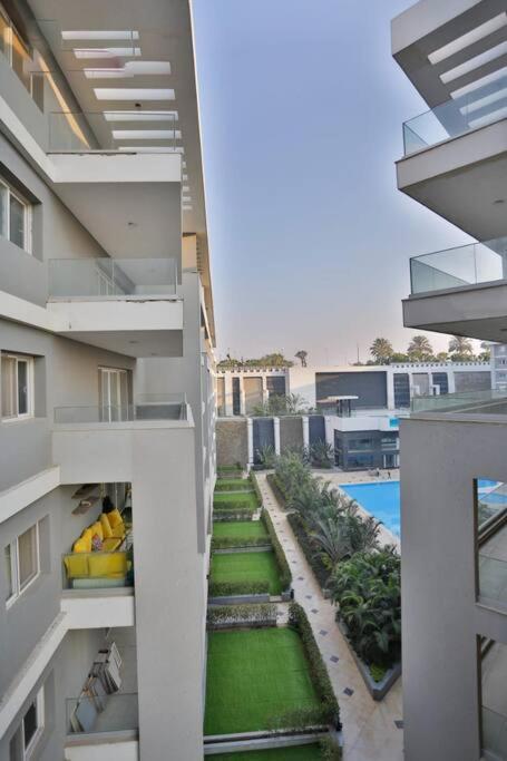 Parkside Boutique 3 Bbr Serviced Apartment - Ocean Blue - Near Airport Kairó Kültér fotó